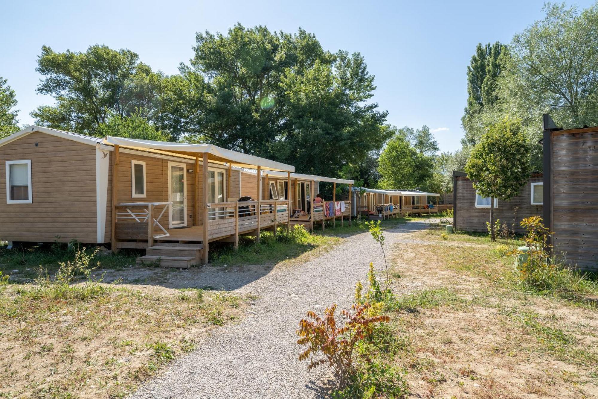 Camping Le Lac Bleu Hotel Châtillon-en-Diois Exterior photo
